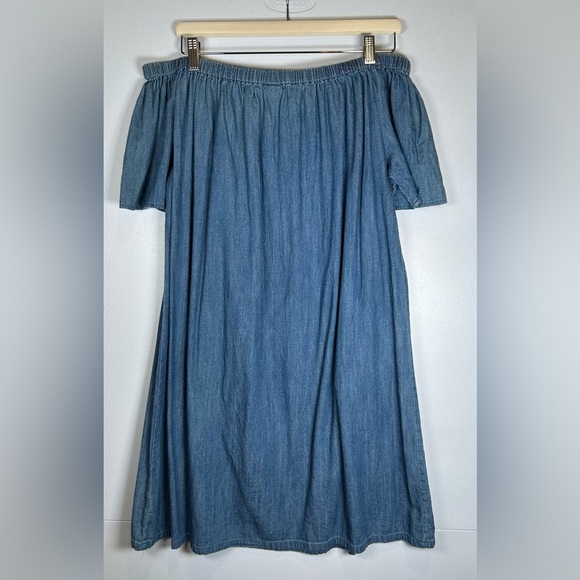 Off-Shoulder Denim Dress. Size XL - Picture 3 of 8